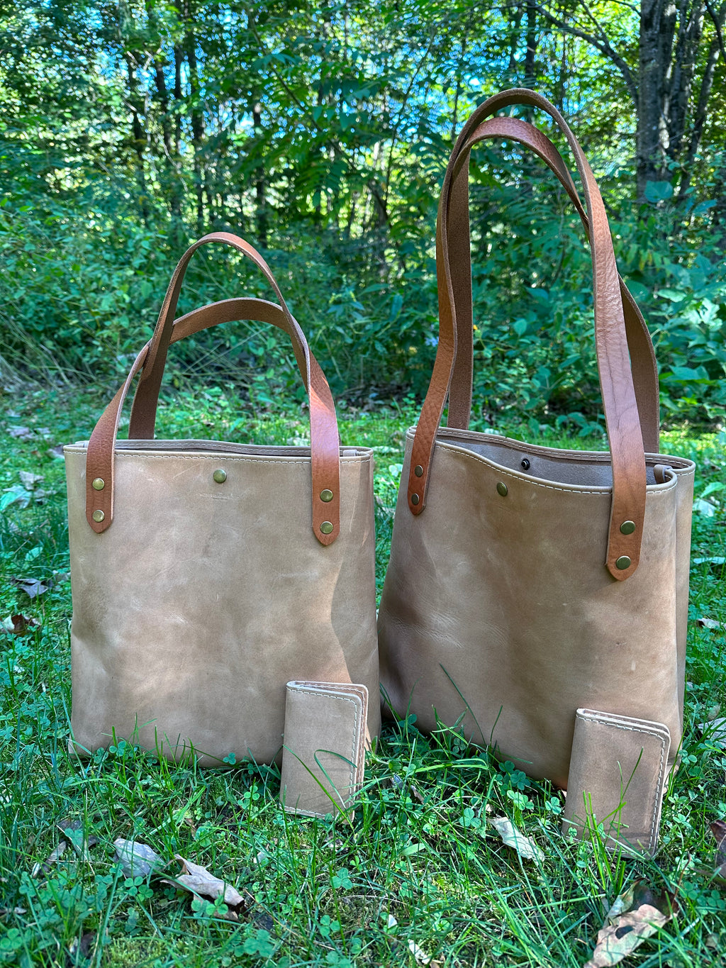Beaver Brook Tote with card holder